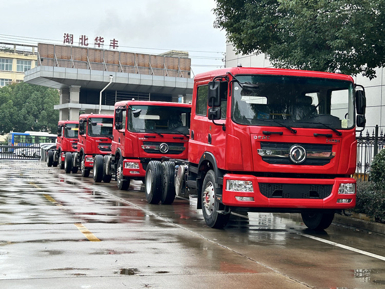 東風(fēng)消防車底盤 8DE28E505B5816511E3768F4DD8E2843_副本.jpg